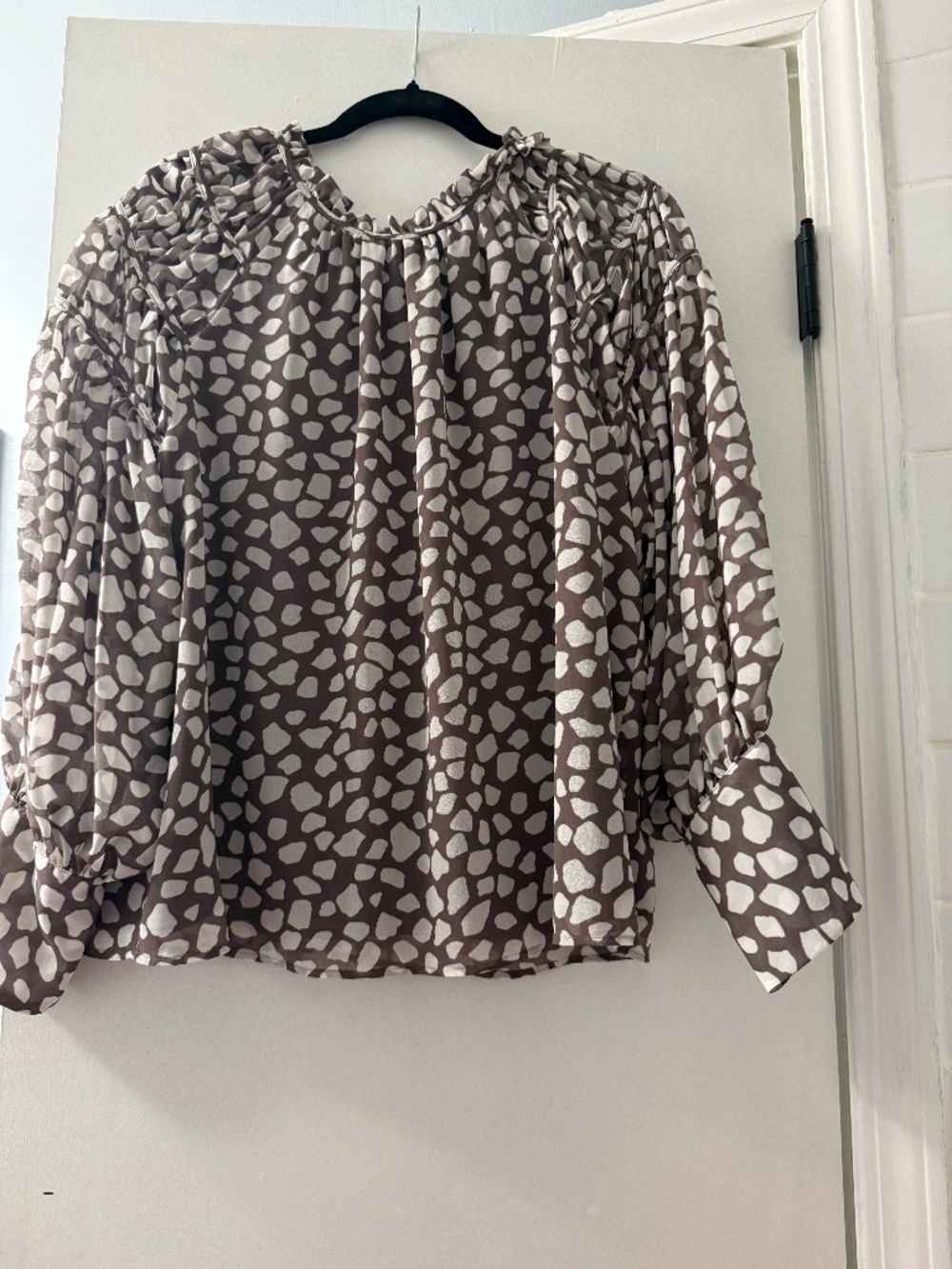 Ann Taylor Petite Abstract Print Ruffle-Neck Blouse – Size LP